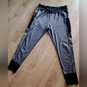 Neonysweets Size XL Gray and Black Athletic Leggings With Pockets